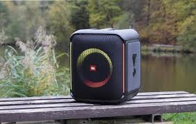 اسپیکر بلوتوثی قابل حمل برای استفاده در فضای باز