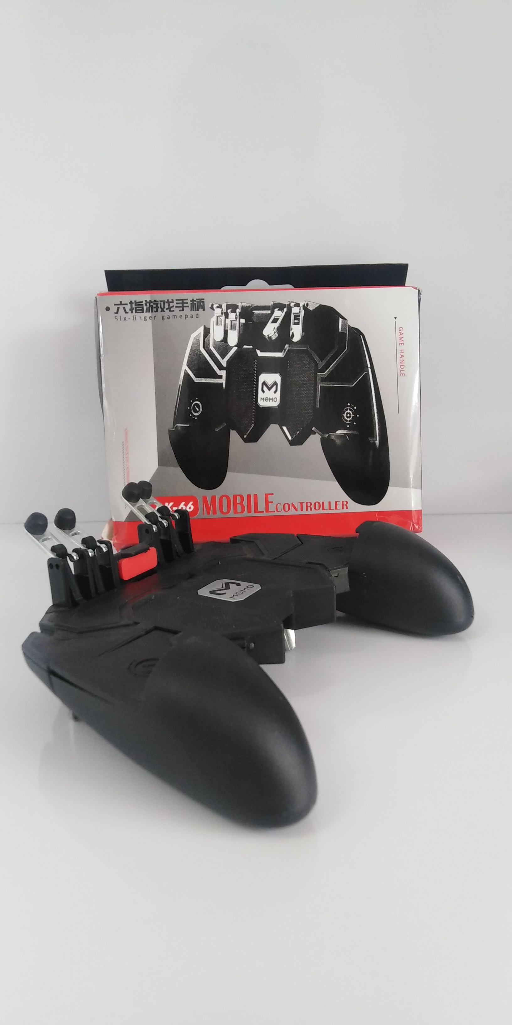 کنترلر حرفه‌ای MEMO AK-66 با شستی مکانیکی و نصب آسان روی گوشی‌های اندروید و آیفون