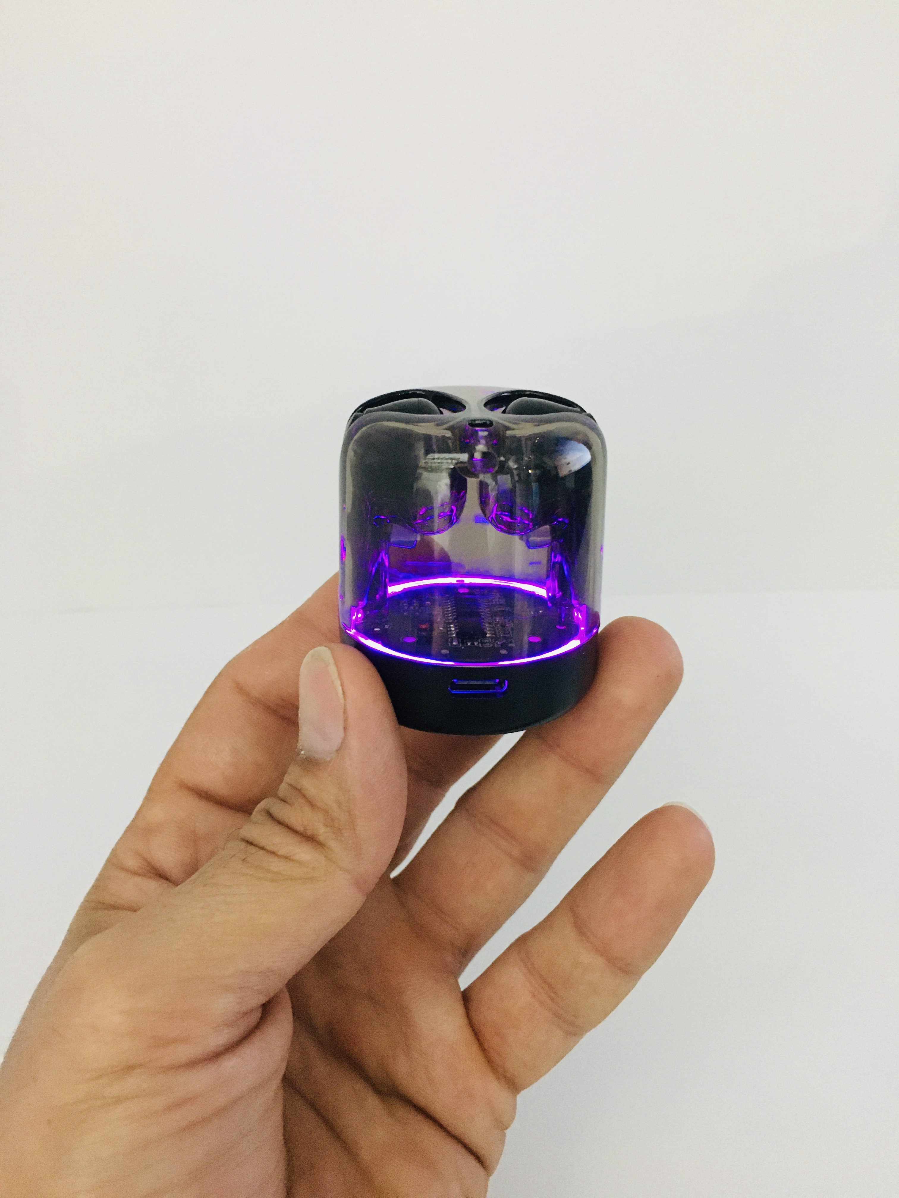 ایرپاد شیشه‌ای ULTRATOP PODS | صدای شفاف و طراحی لوکس